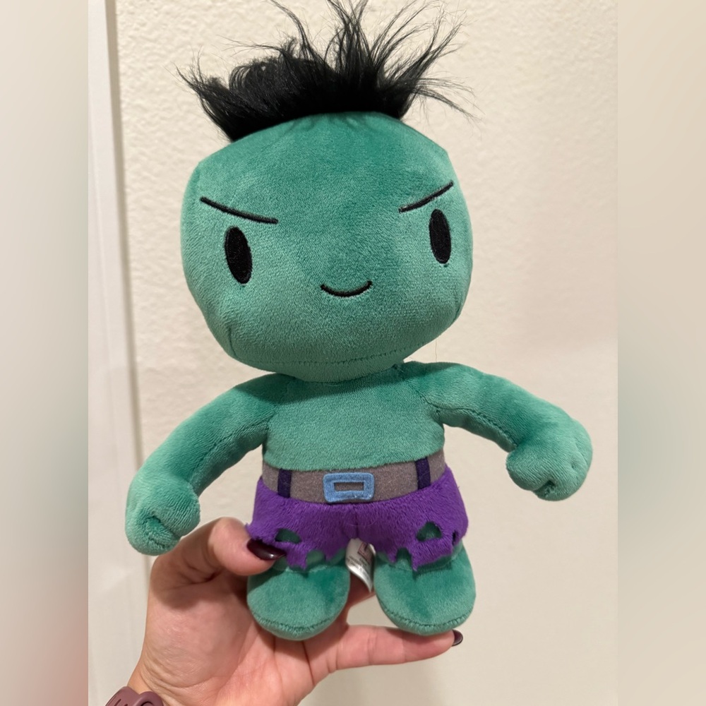 The Incredible Hulk Marvel Universal Studios Cute 9” Avengers Plush